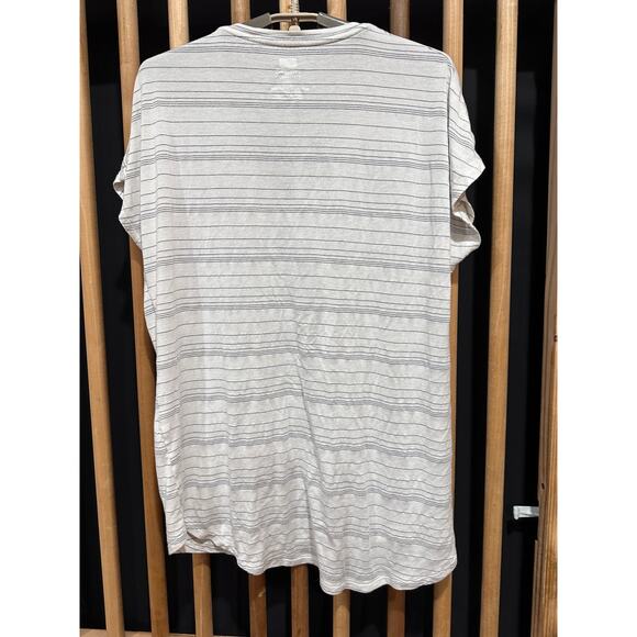 Genuine Merchandise Seattle Mariners Top Women Large White Blue V Neck Striped - Picture 2 of 7